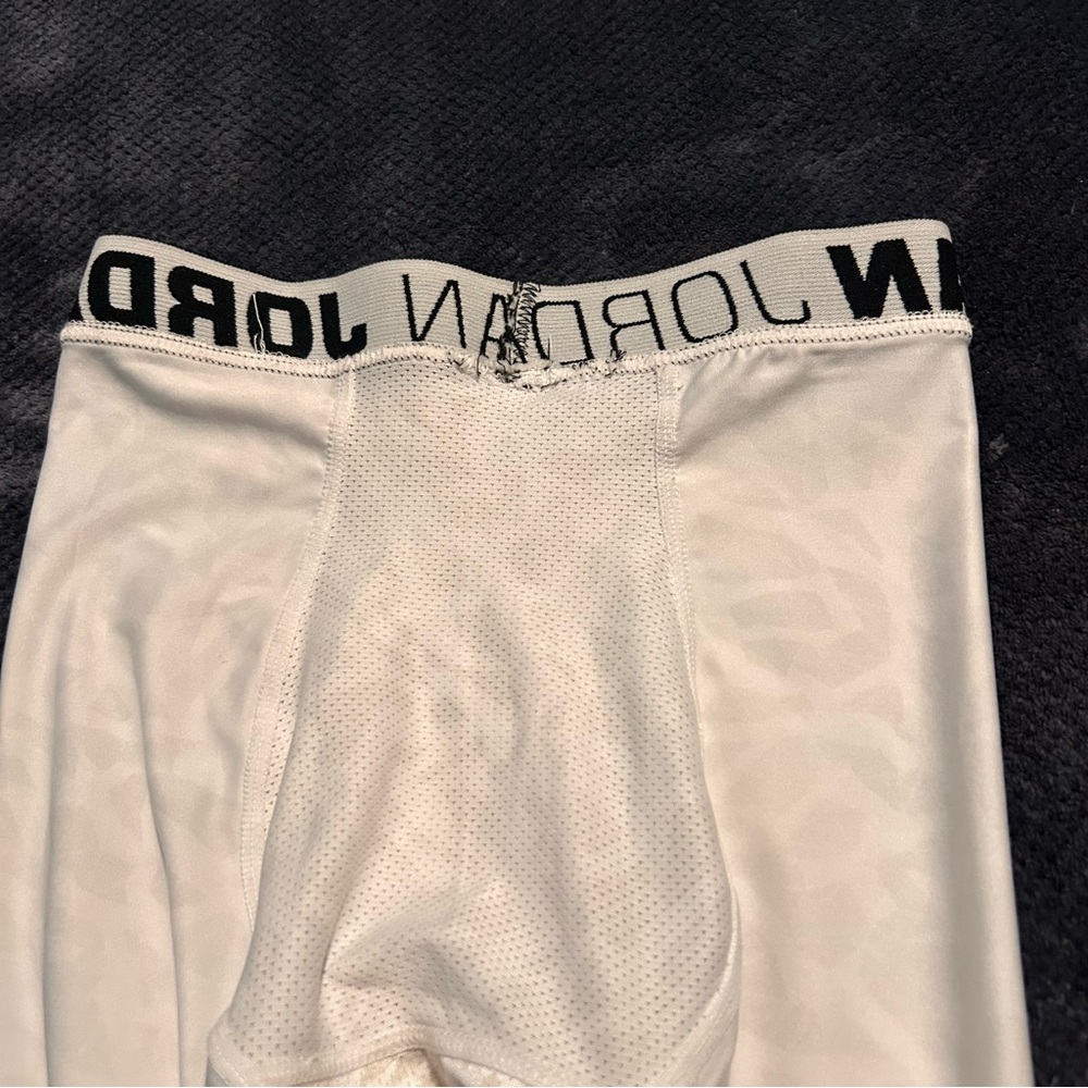 Nike Jordan Training Tights‎ Beige White Boy's size Medium M Base Layer - Picture 7 of 9